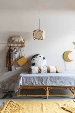 KidsDepot Zierkissen Pinguin Pim Beige