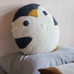 KidsDepot Zierkissen Pinguin Pim Beige