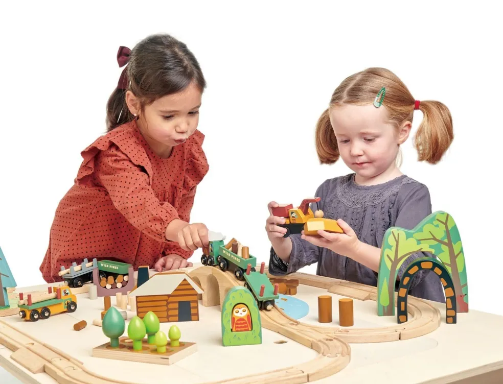 Tender Leaf Toys Holz-Eisenbahn Wild Pines