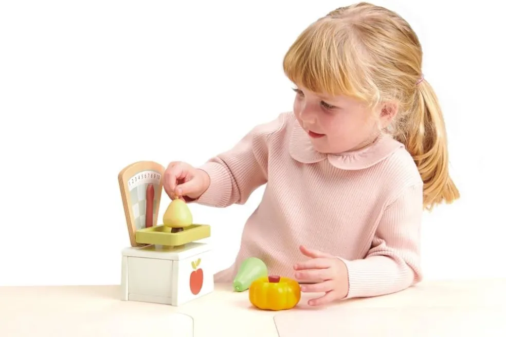 Tender Leaf Toys Holz-Waage